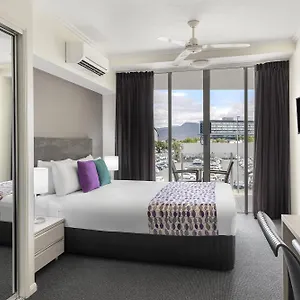 Hotel Park Regis Quays